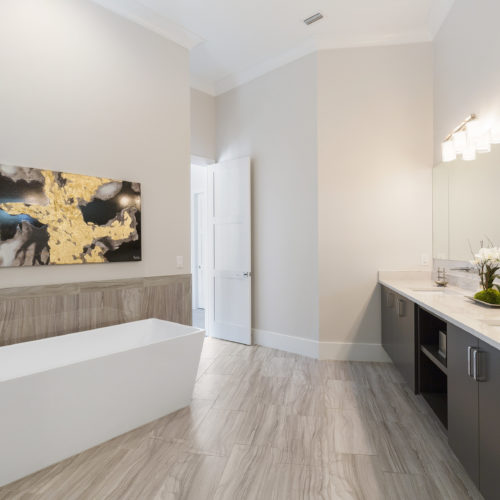 custom bath in luxury home